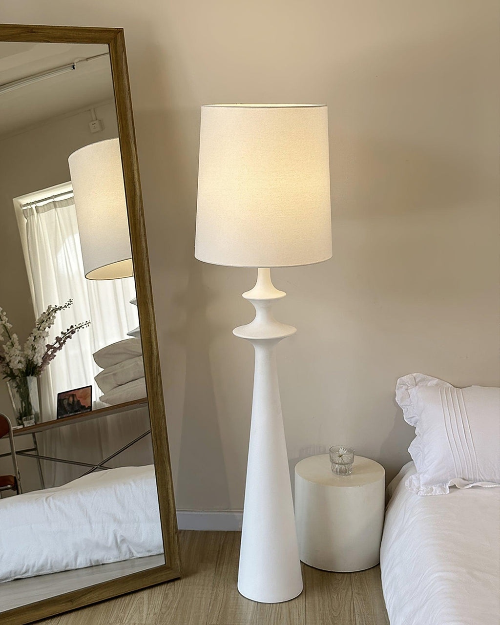 Guida Floor Lamp