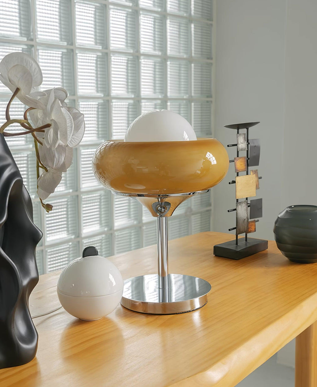 Retrovia Table Lamp