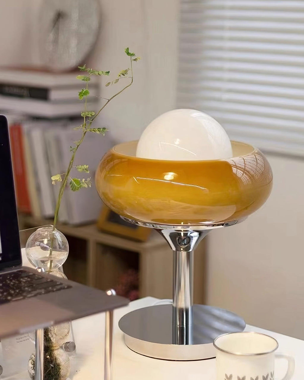 Retrovia Table Lamp
