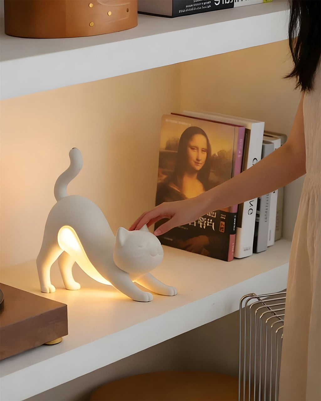 Hakimi Table Light