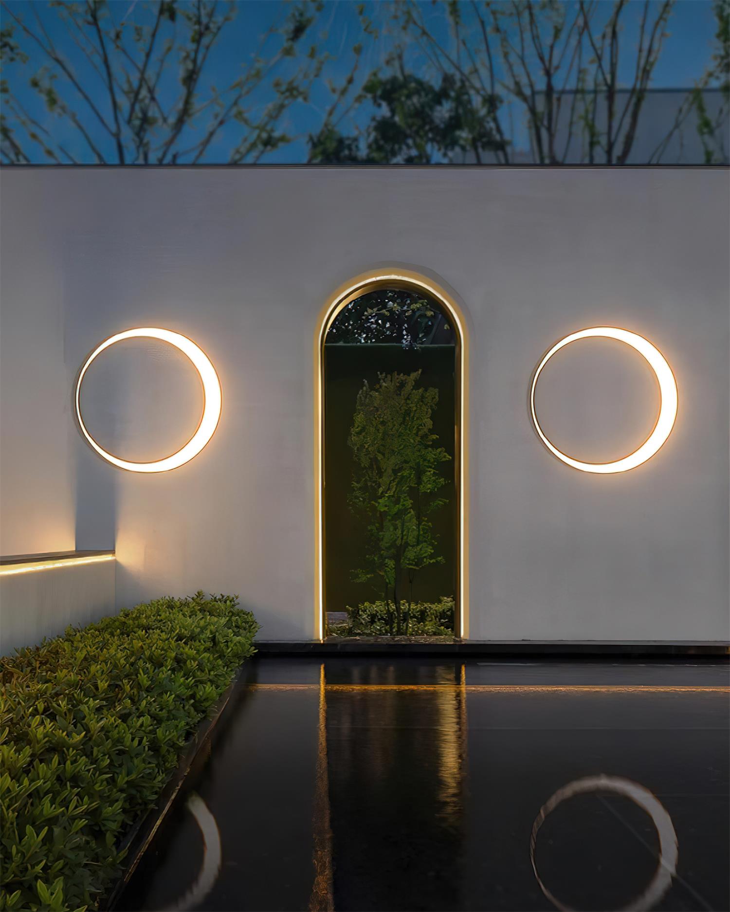 Half Moon Outdoor Wall Lamp