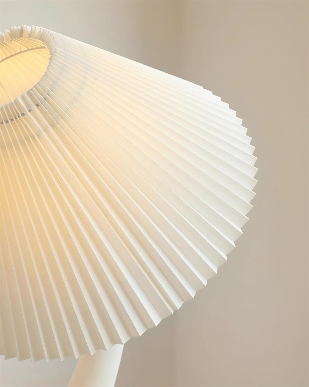 Haruki Twisted Floor Lamp