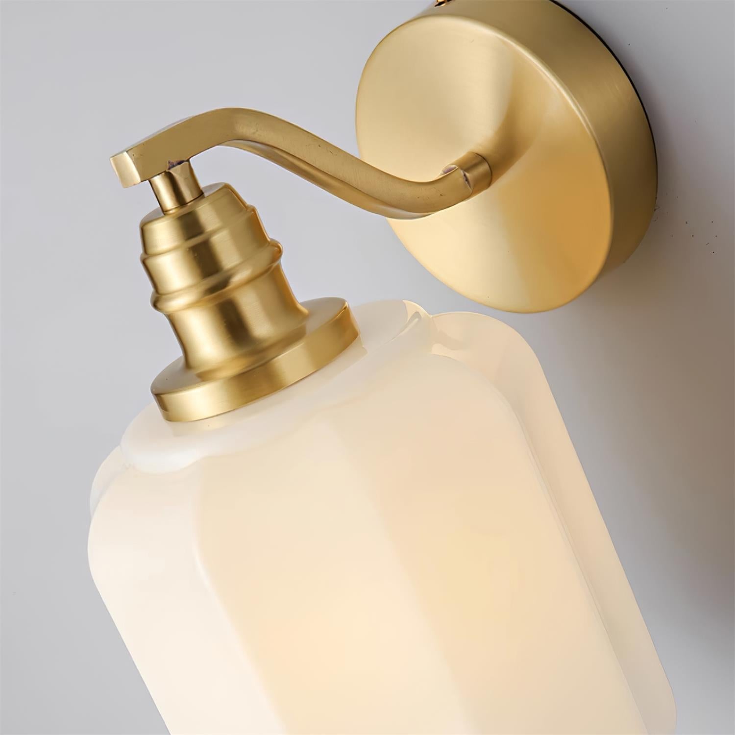 Henry Plug In Wall Lamp