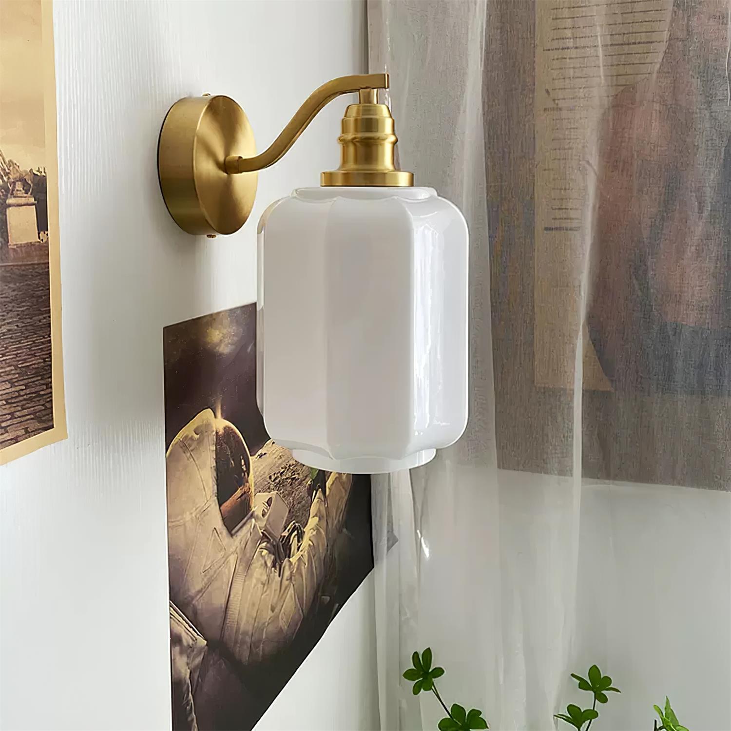 Henry Plug In Wall Lamp