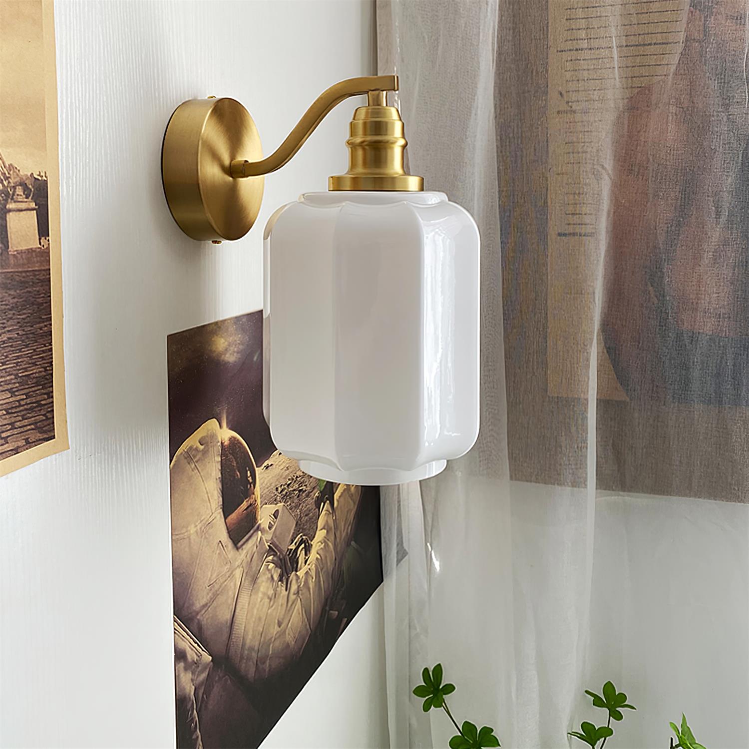 Henry Plug In Wall Lamp