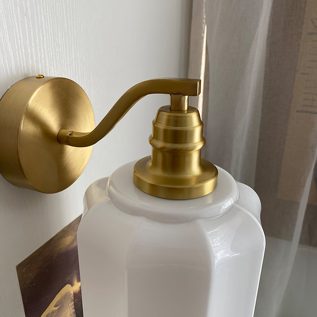 Henry Plug In Wall Lamp