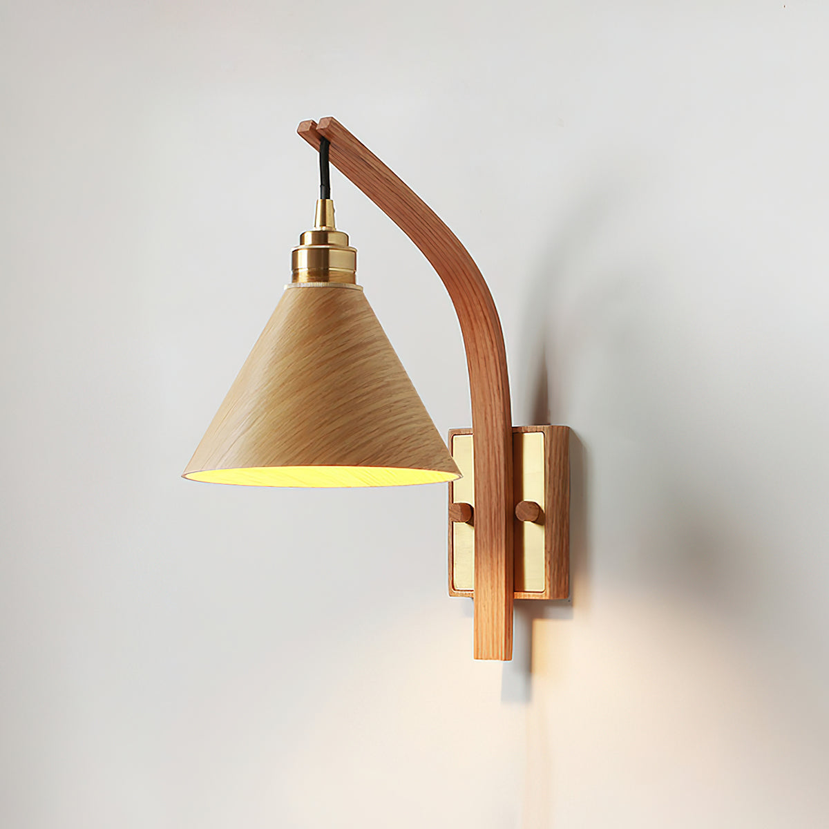 Horizon Arc Wall Lamp