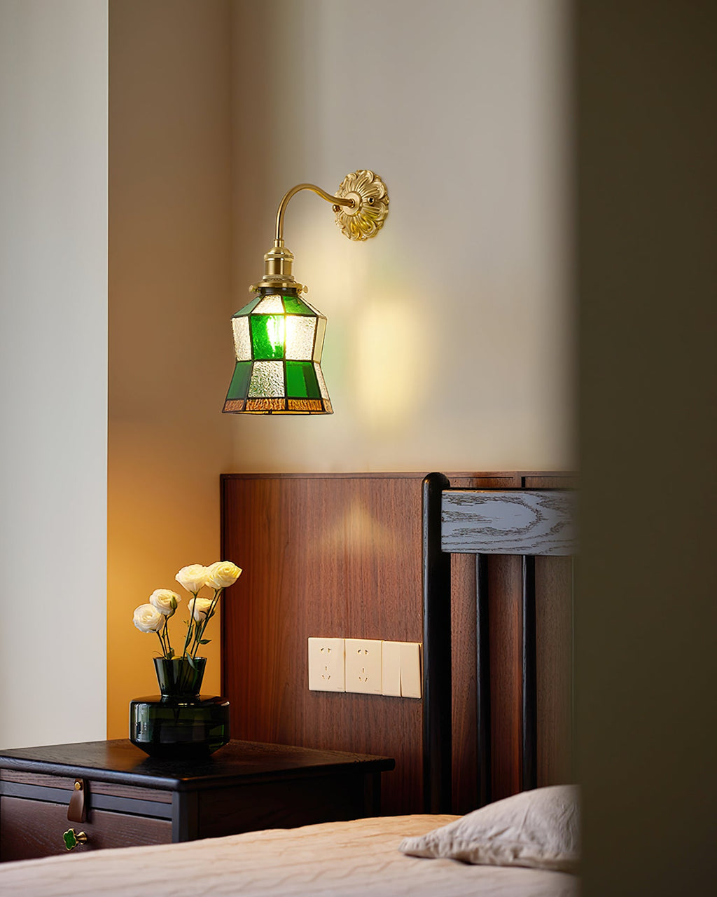 Jadevine Wall Lamp