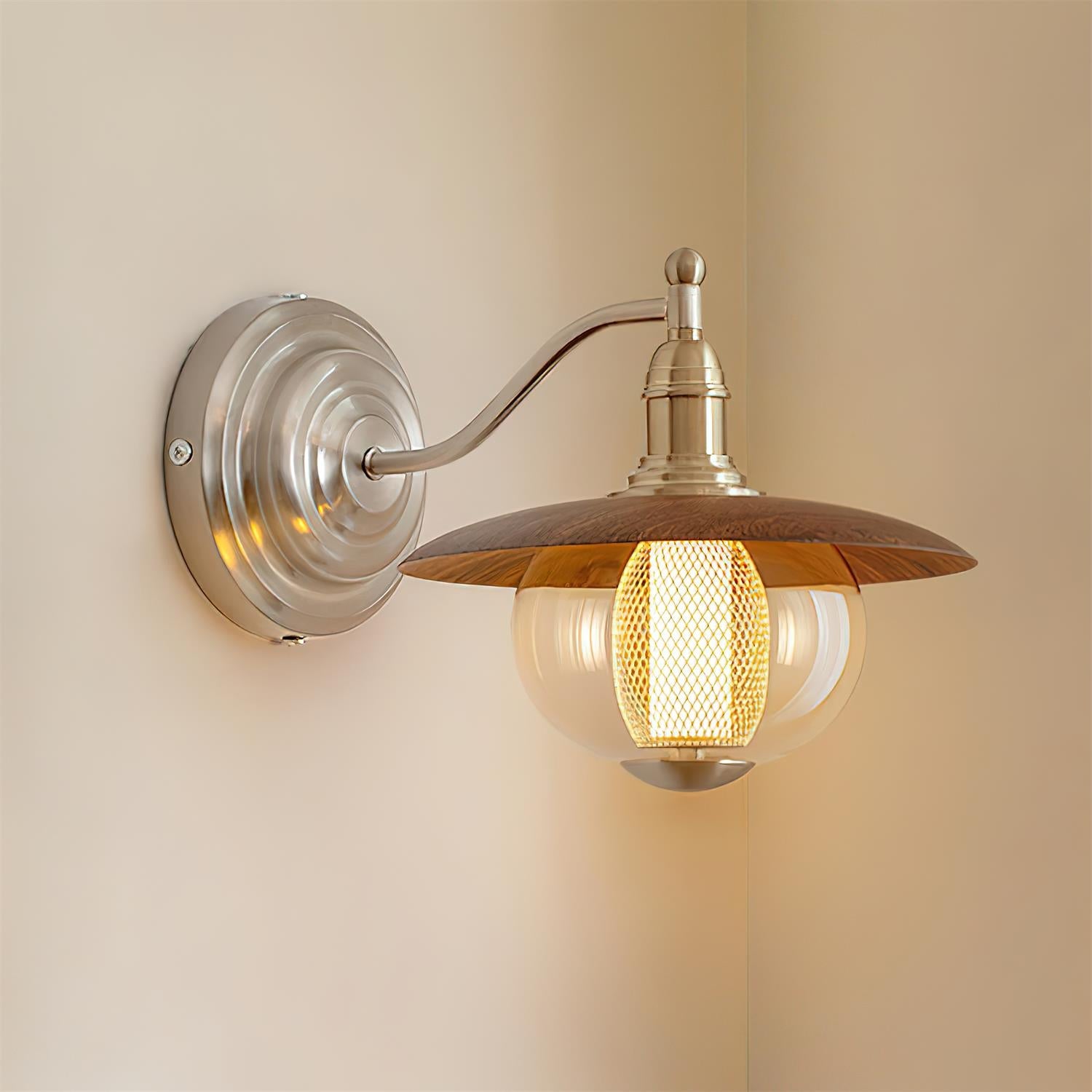 Keeper Wall Lamp