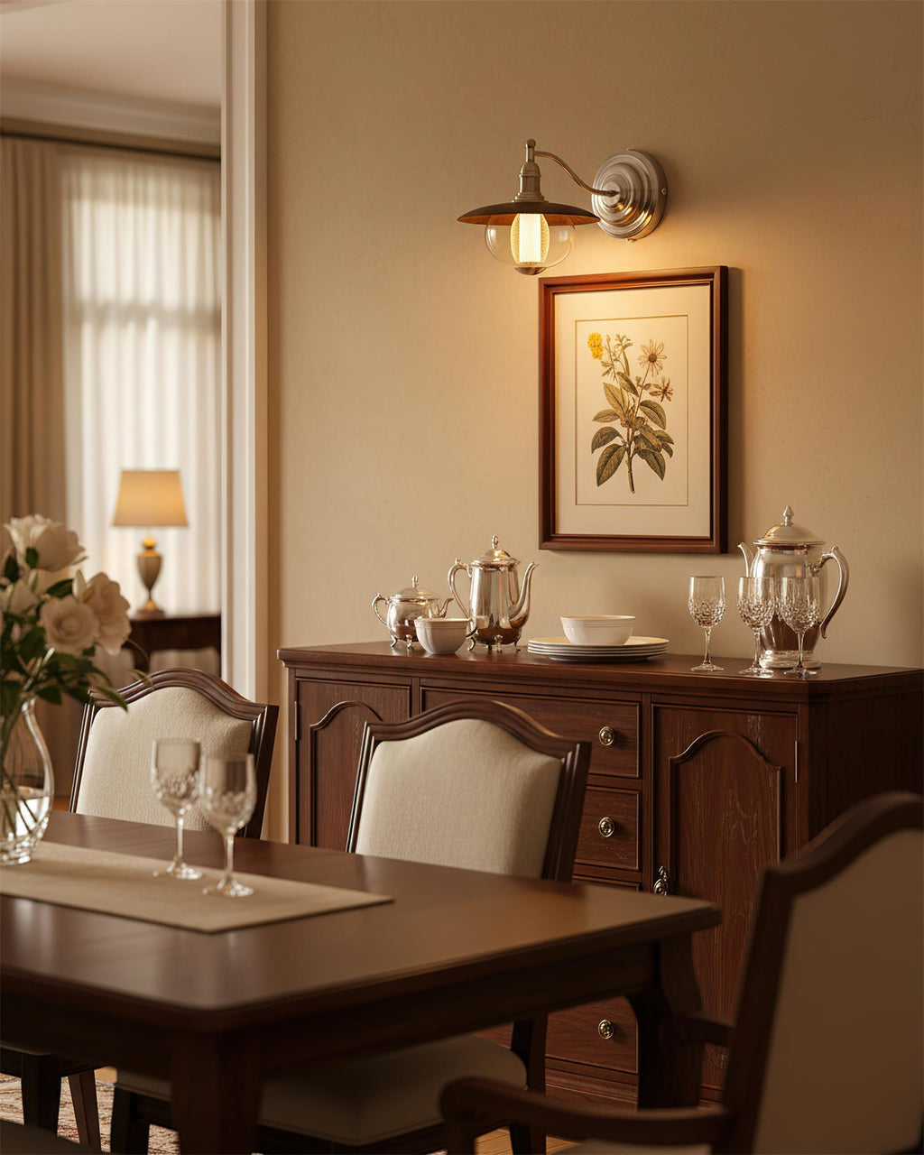 Keeper Wall Lamp