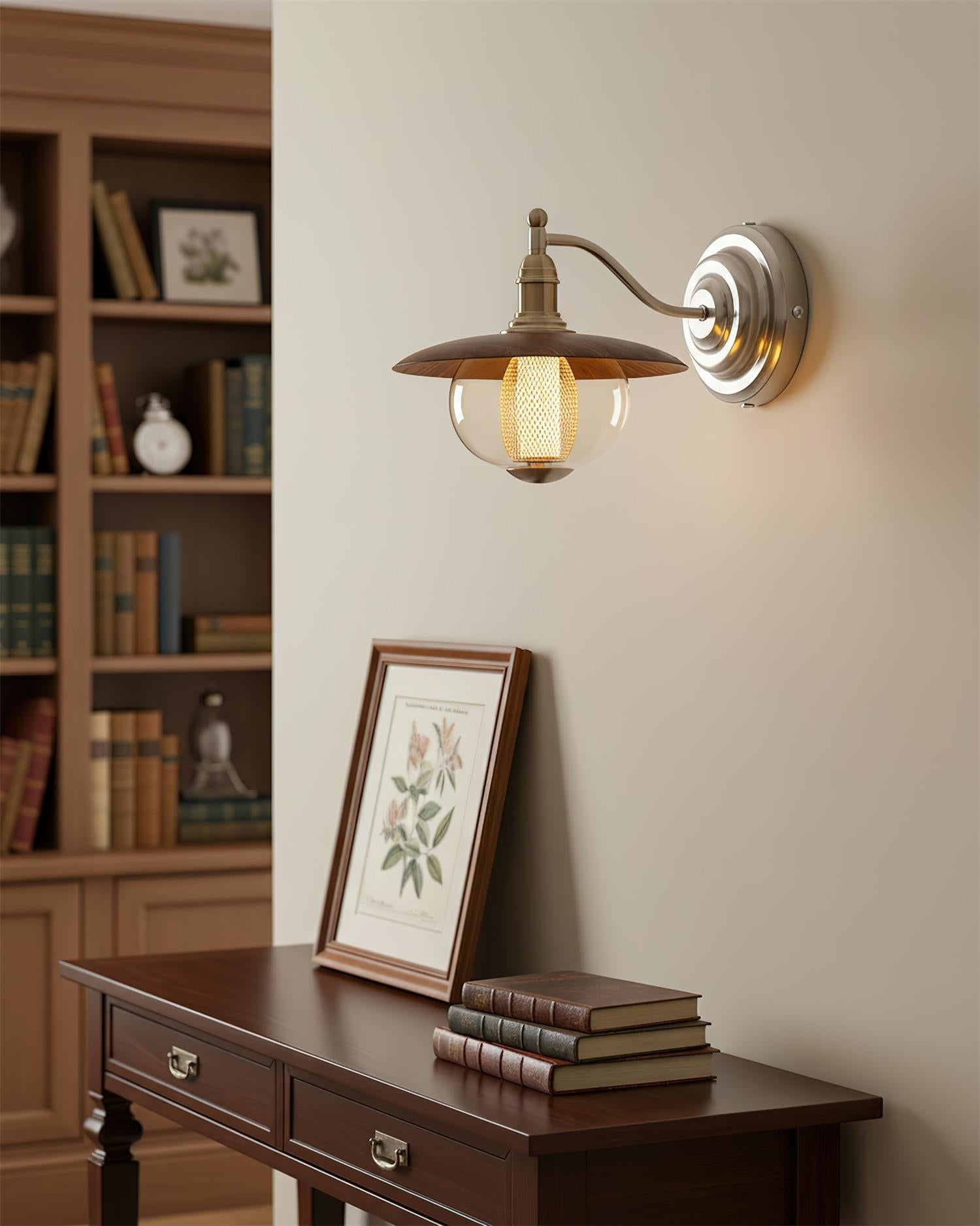 Keeper Wall Lamp