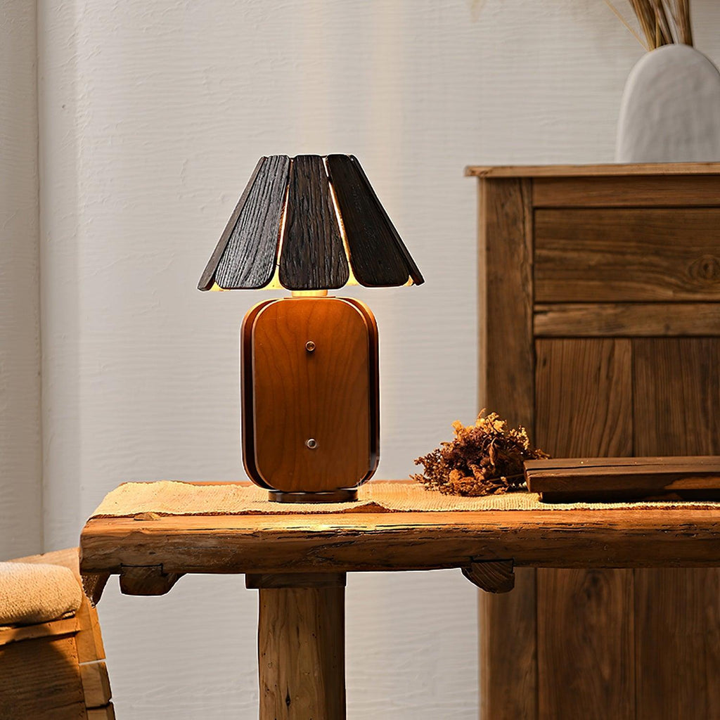 Kubec Table Lamp