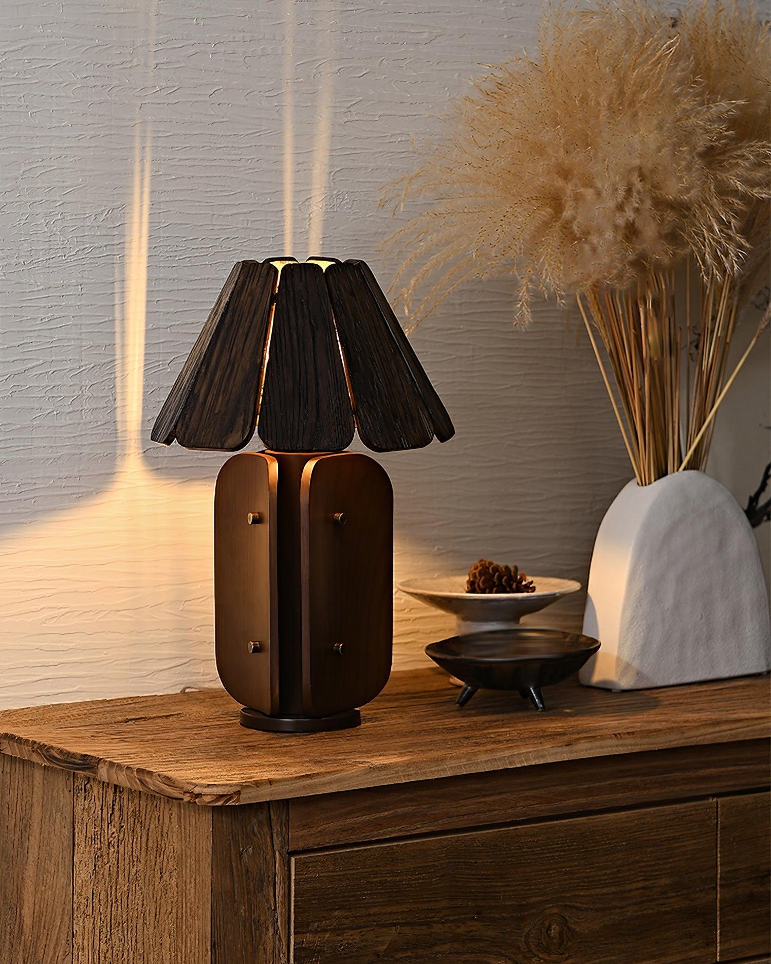 Kubec Table Lamp