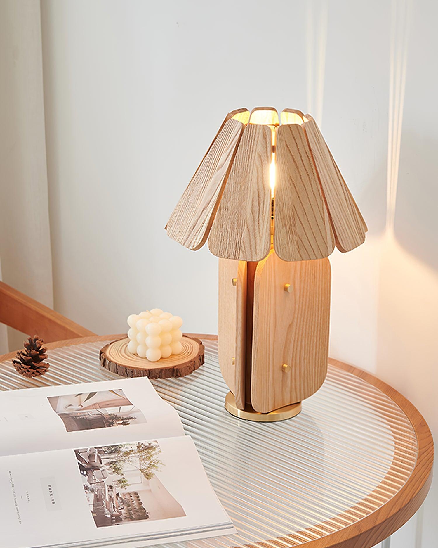Kubec Table Lamp