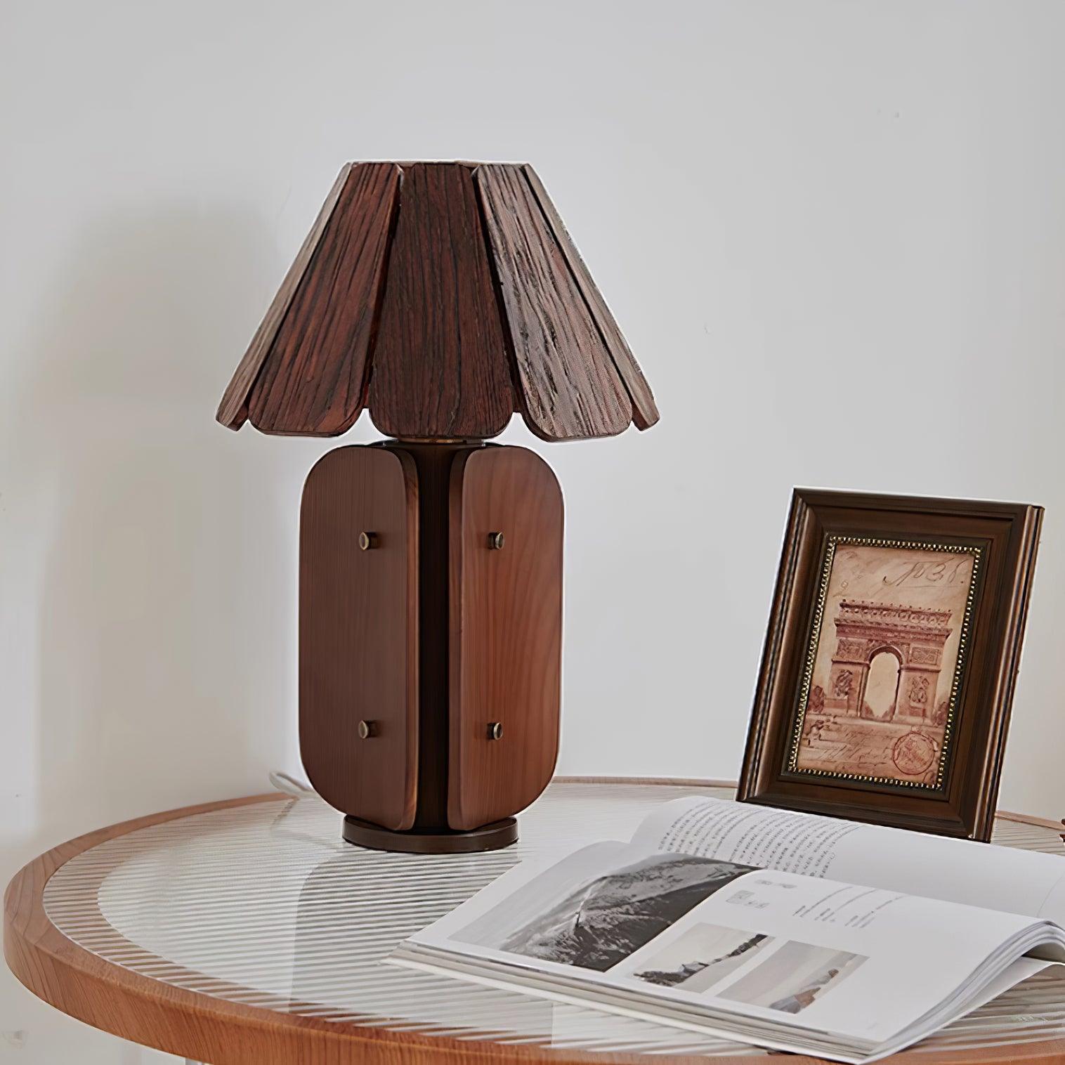 Kubec Table Lamp