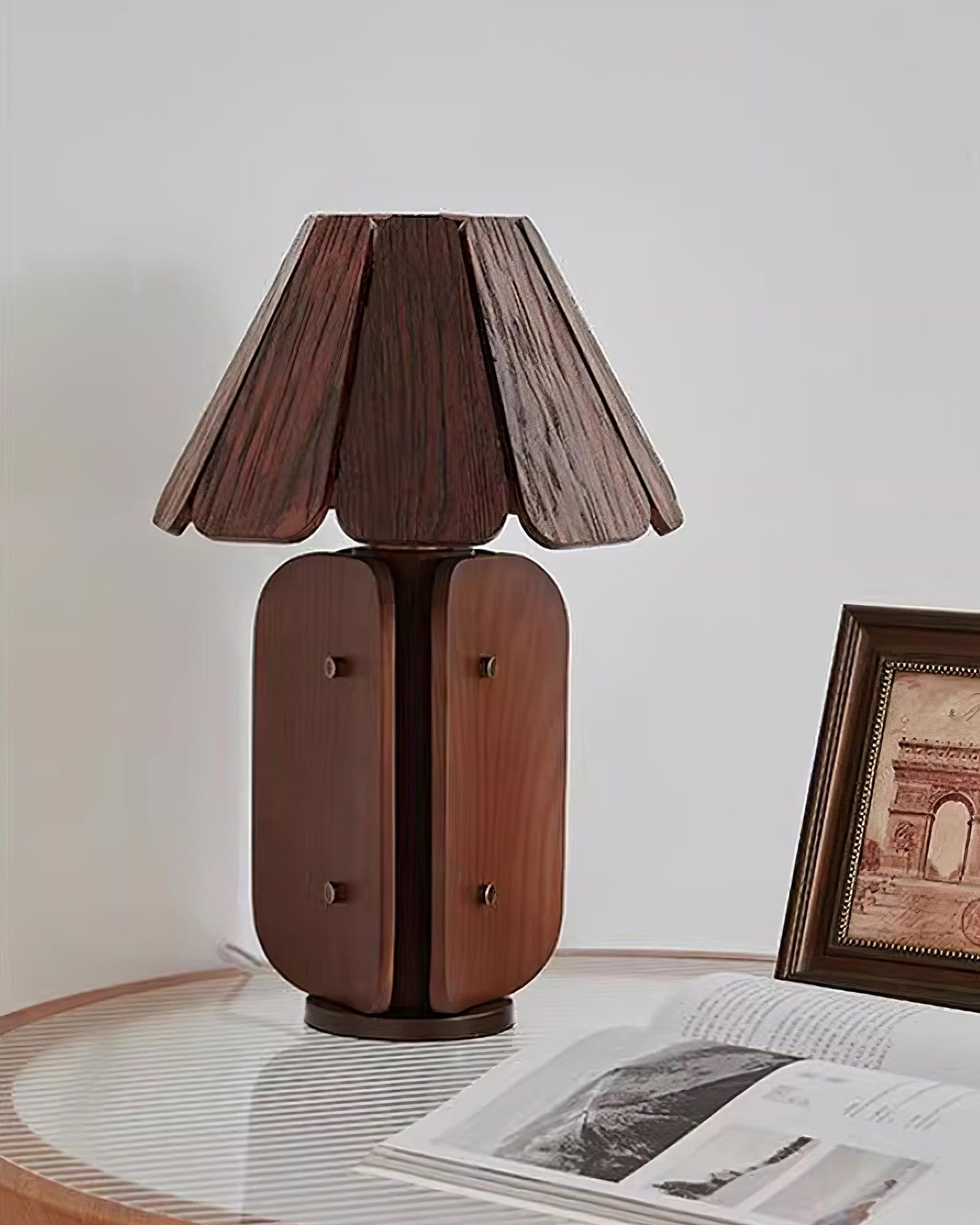 Kubec Table Lamp