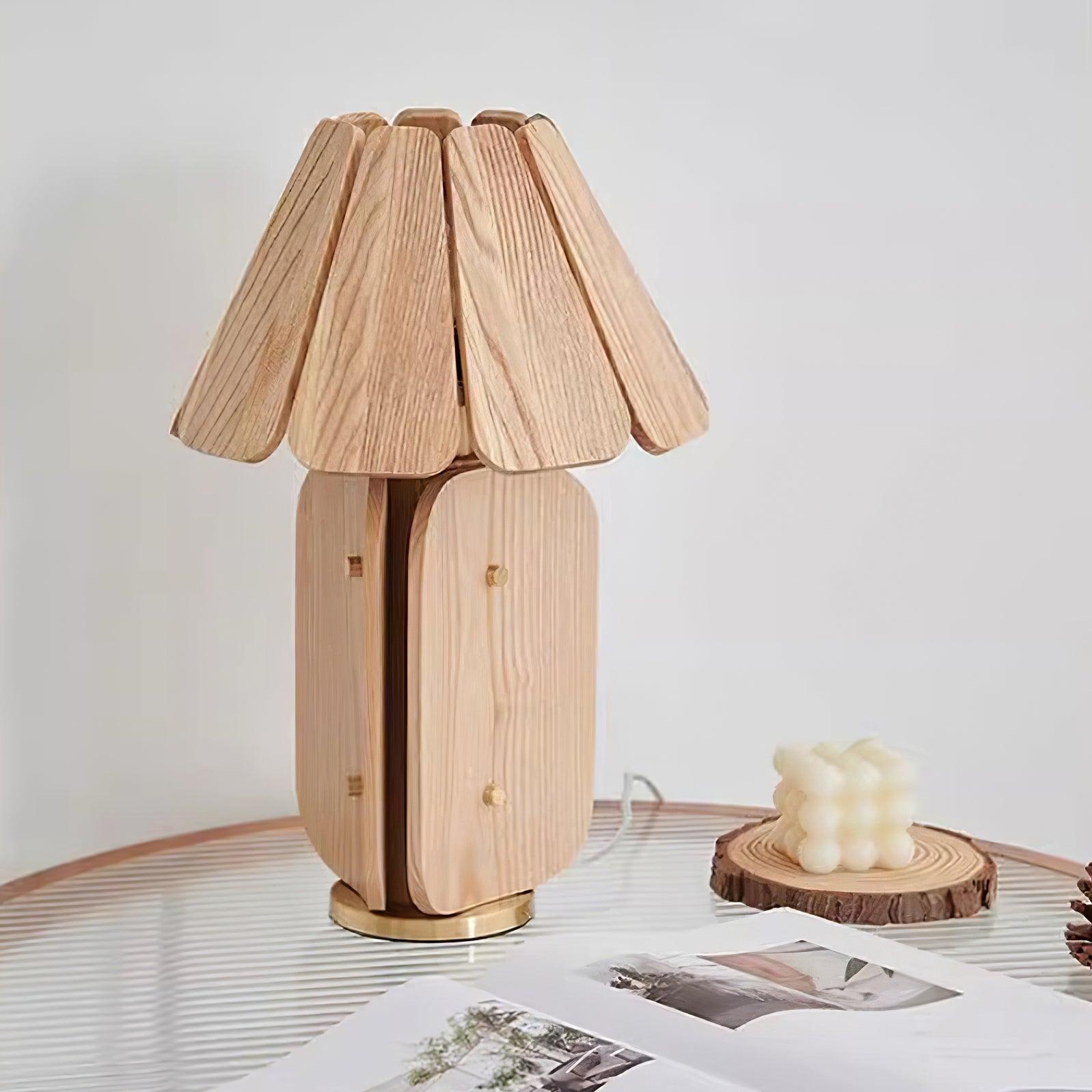 Kubec Table Lamp