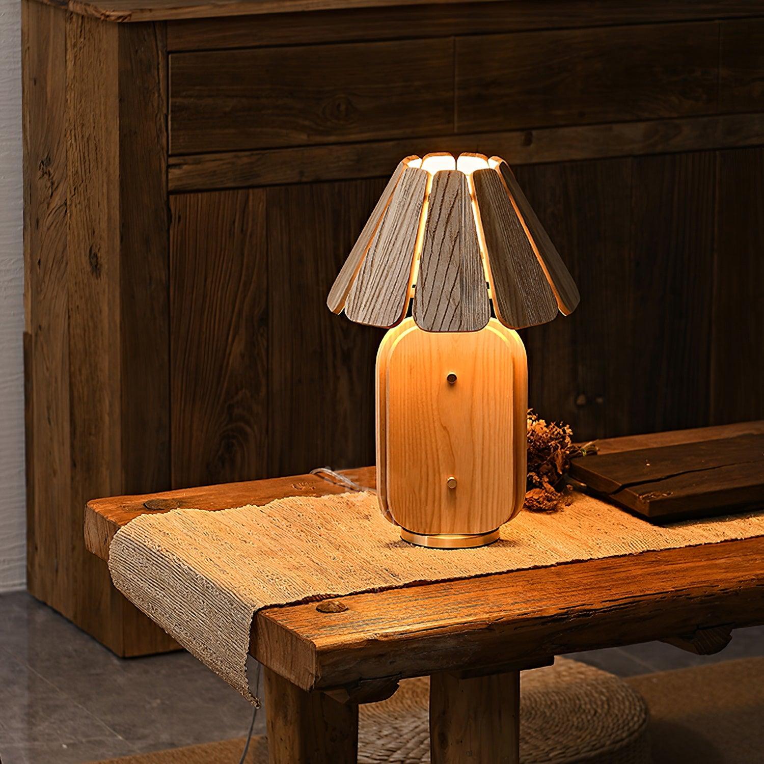 Kubec Table Lamp