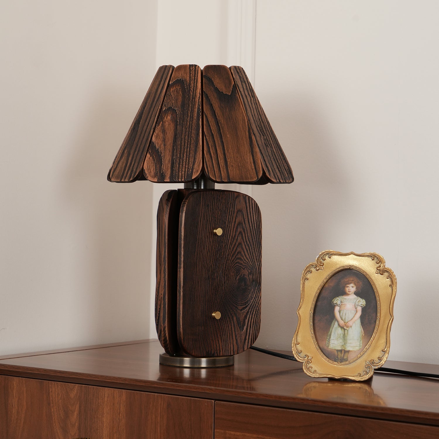 Kubec Table Lamp