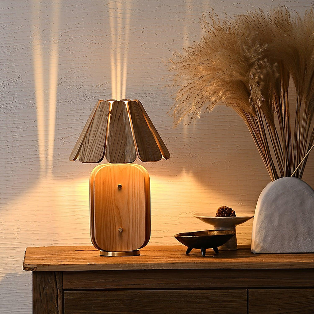 Kubec Table Lamp