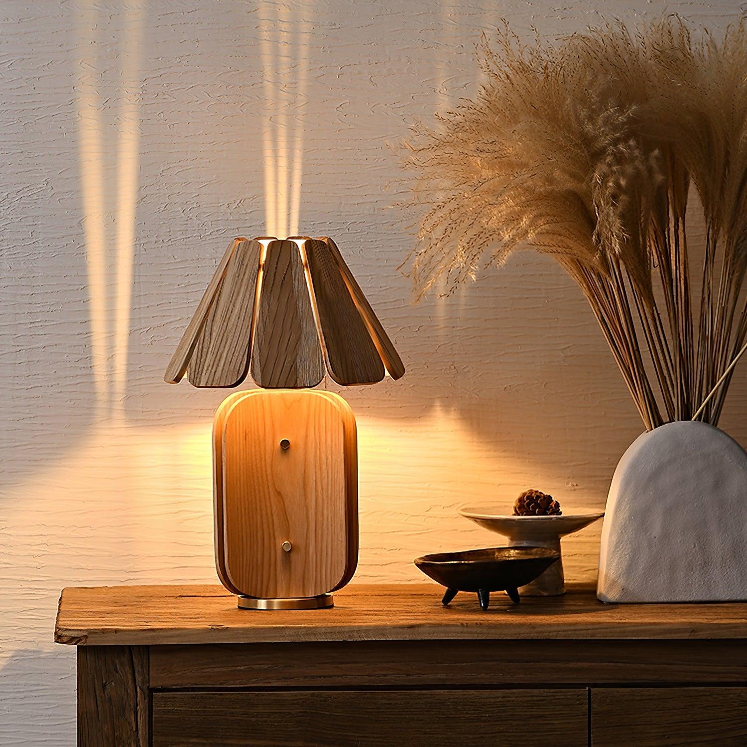 Kubec Table Lamp