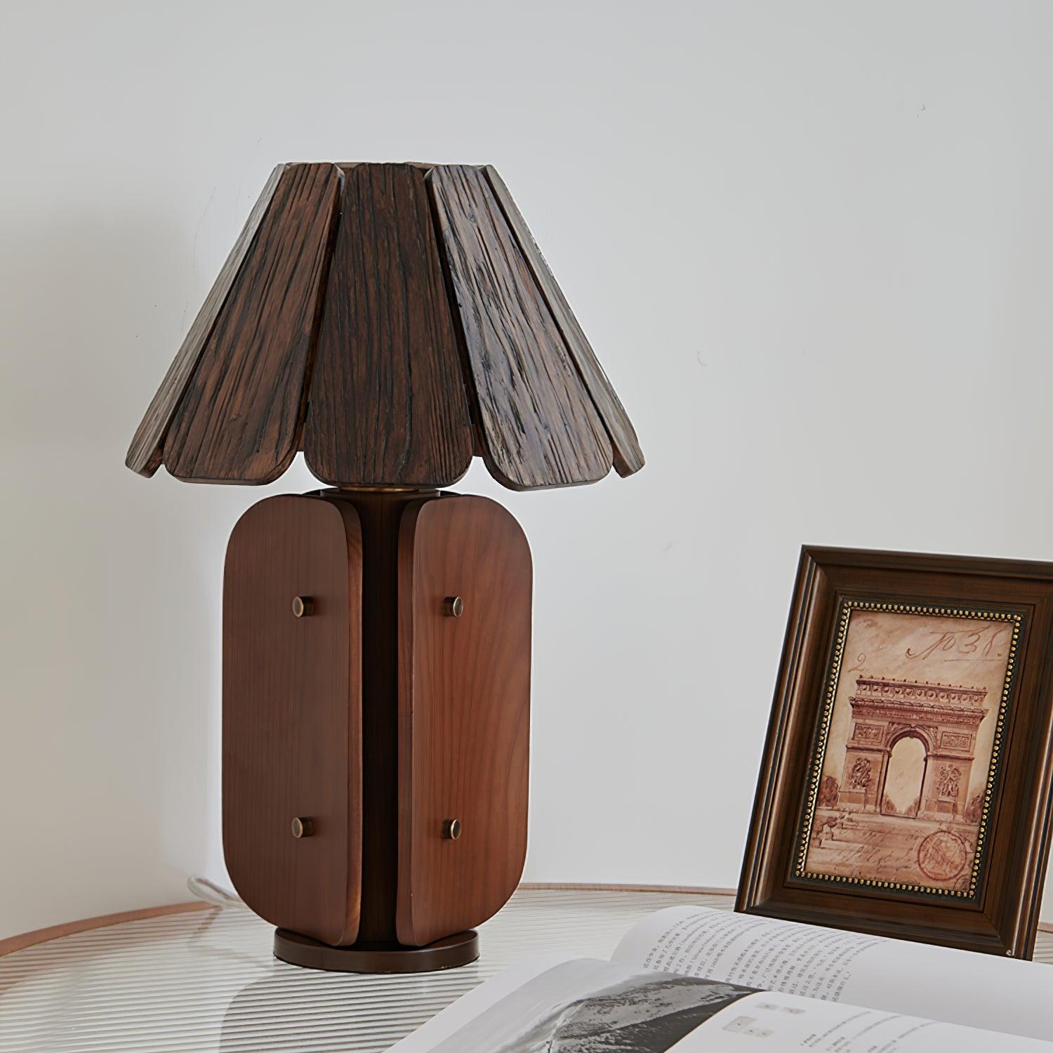 Kubec Table Lamp