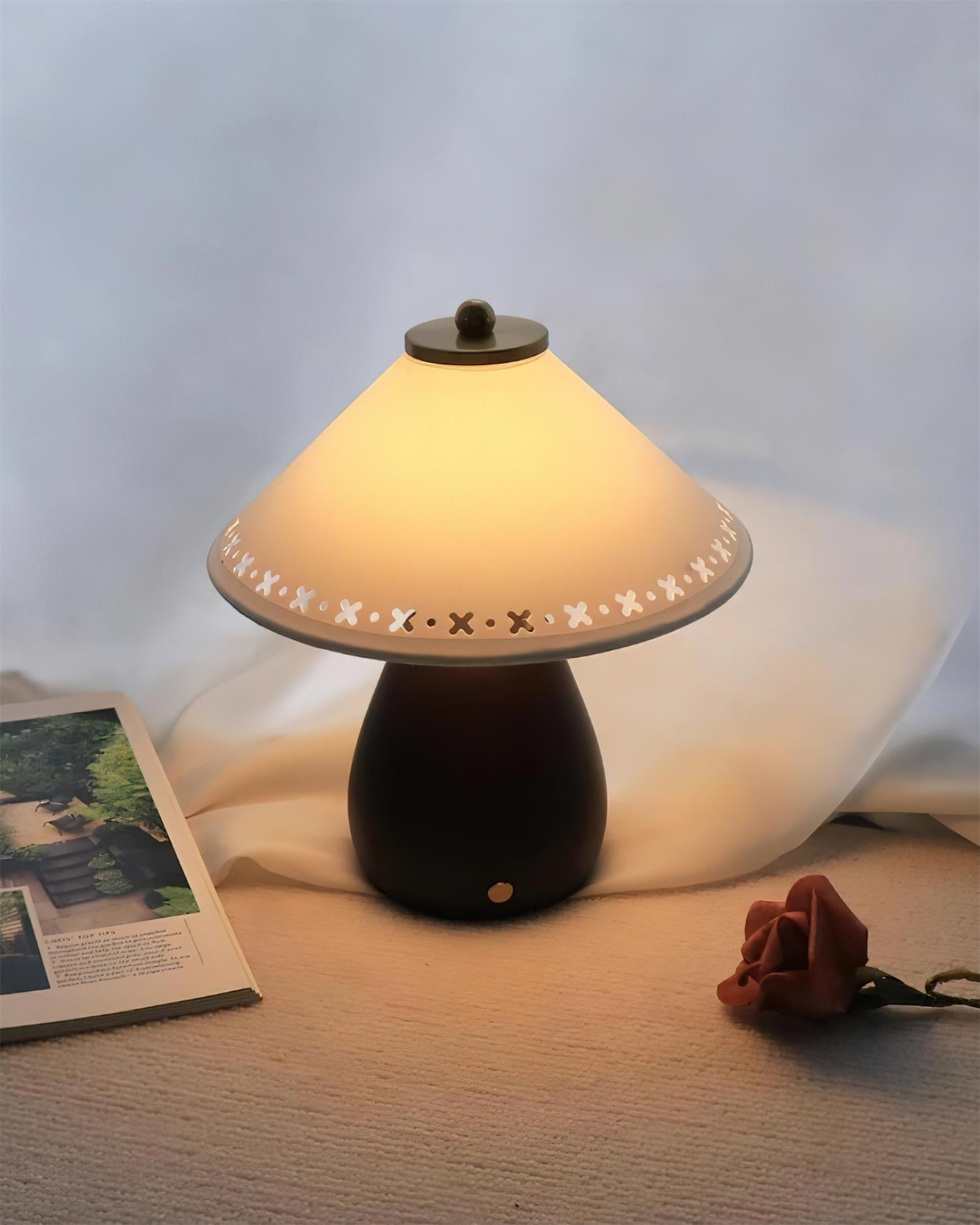 Lattice Table Lamp