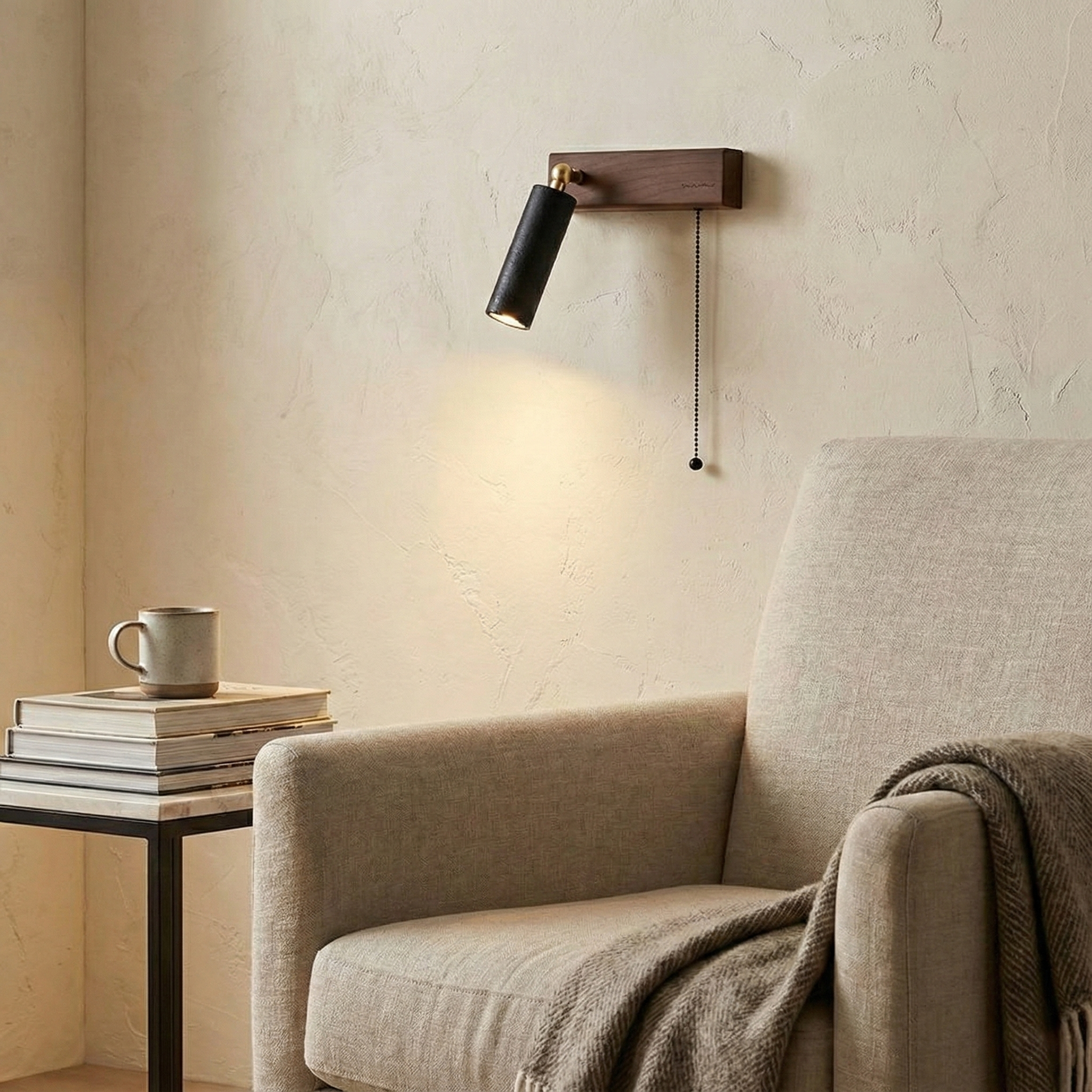 Lavaire Wall Lamp