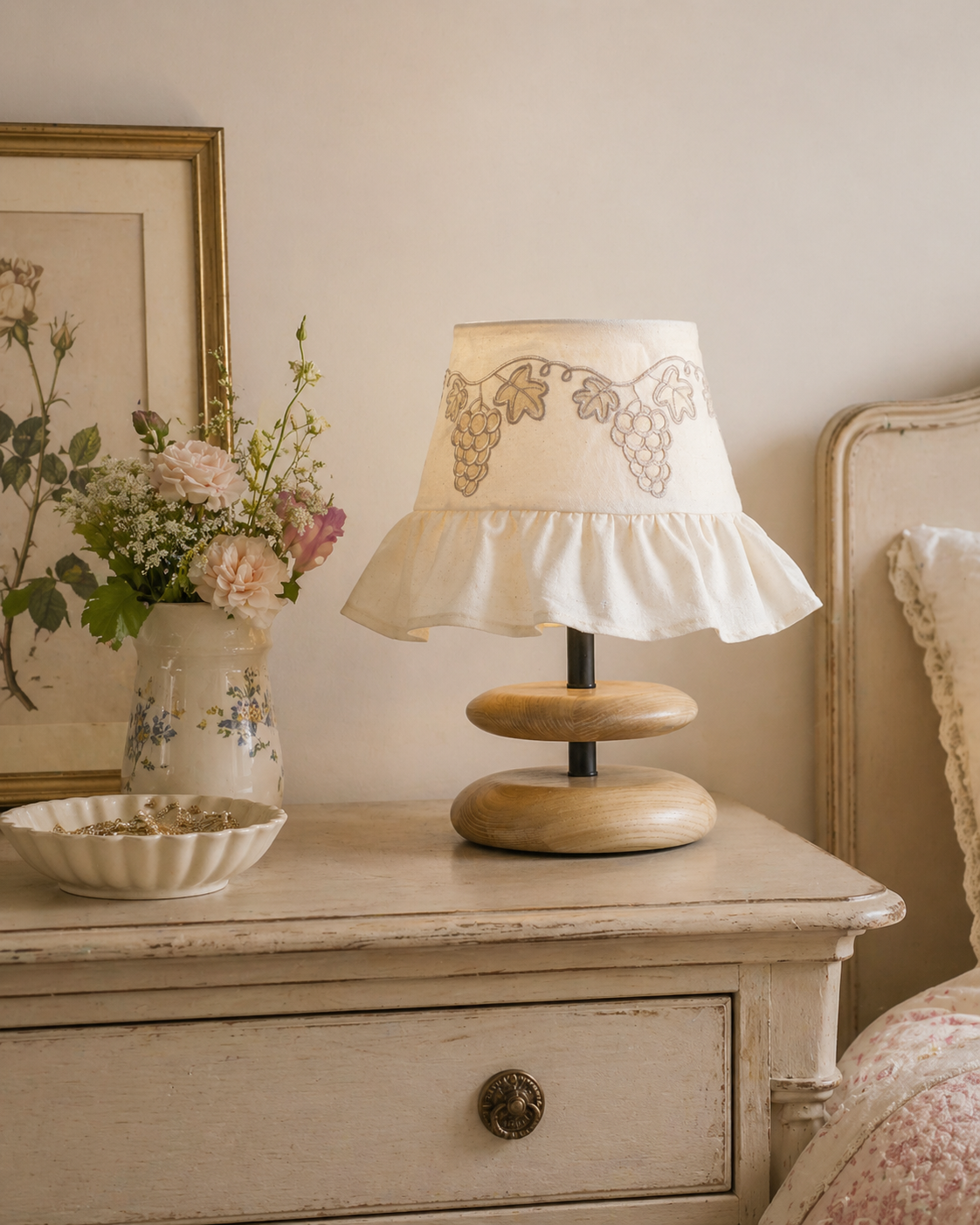 Lavelle Table Light