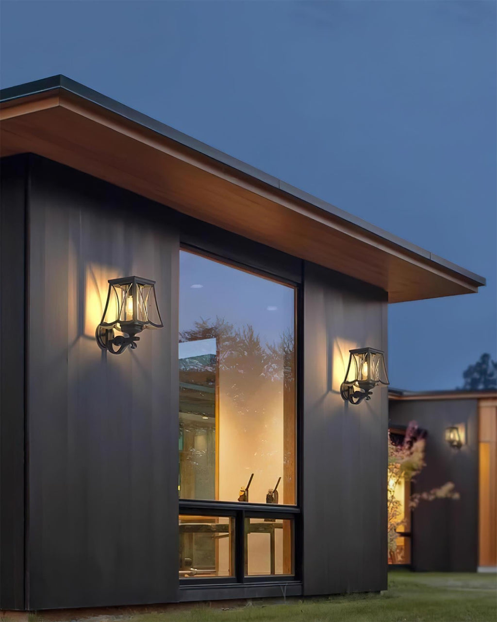 Loria Outdoor Wall Lamp
