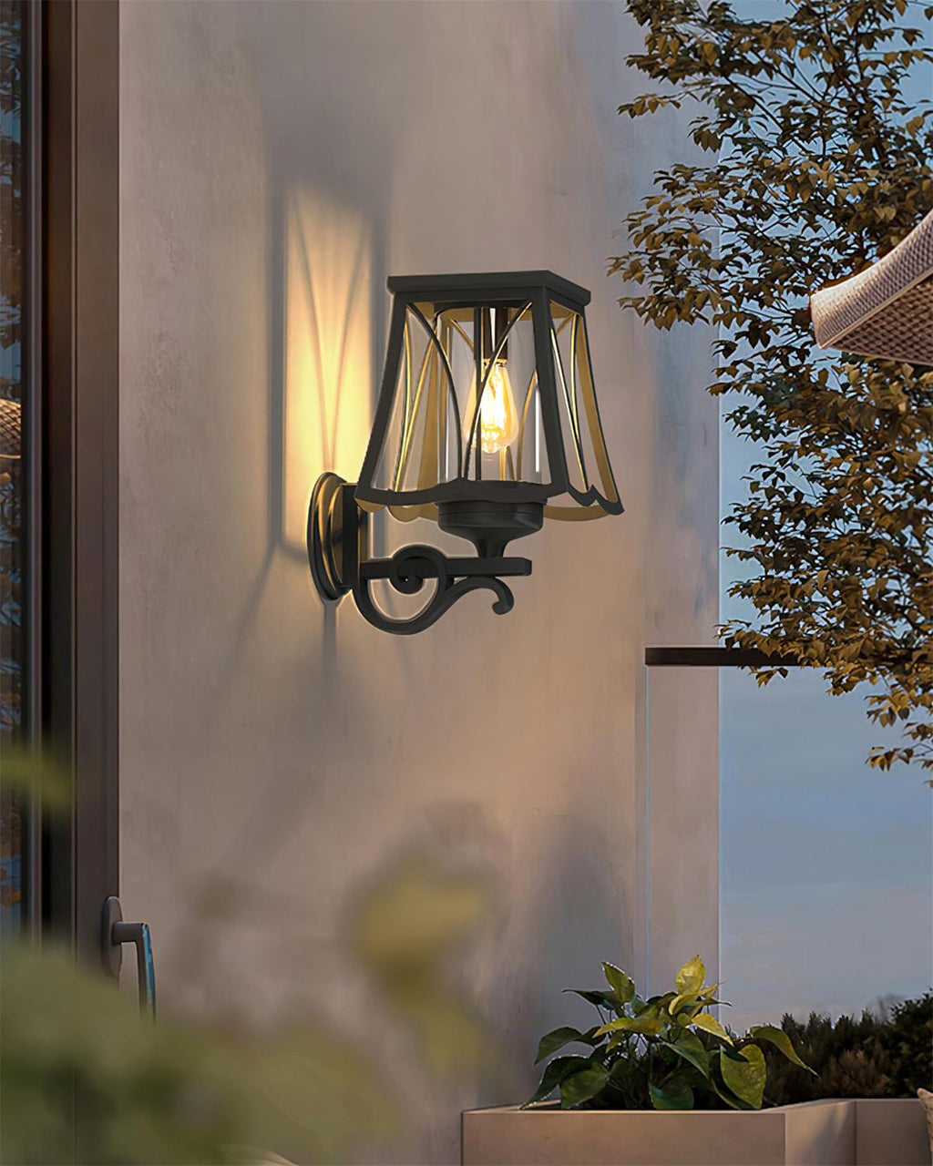 Loria Outdoor Wall Lamp