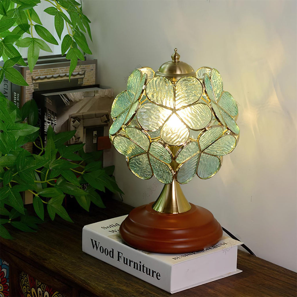 Lumi Tiffany Table Lamp