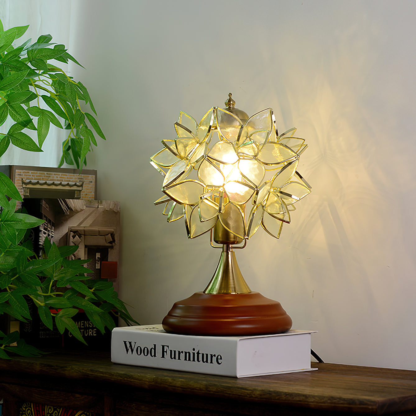 Lumi Tiffany Table Lamp