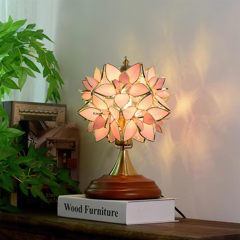 Lumi Tiffany Table Lamp