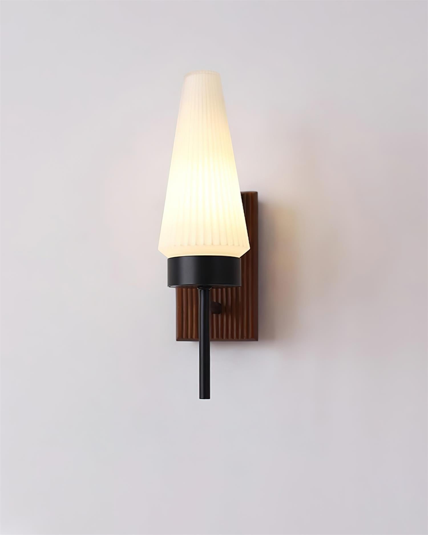 Lunard Wall Lamp