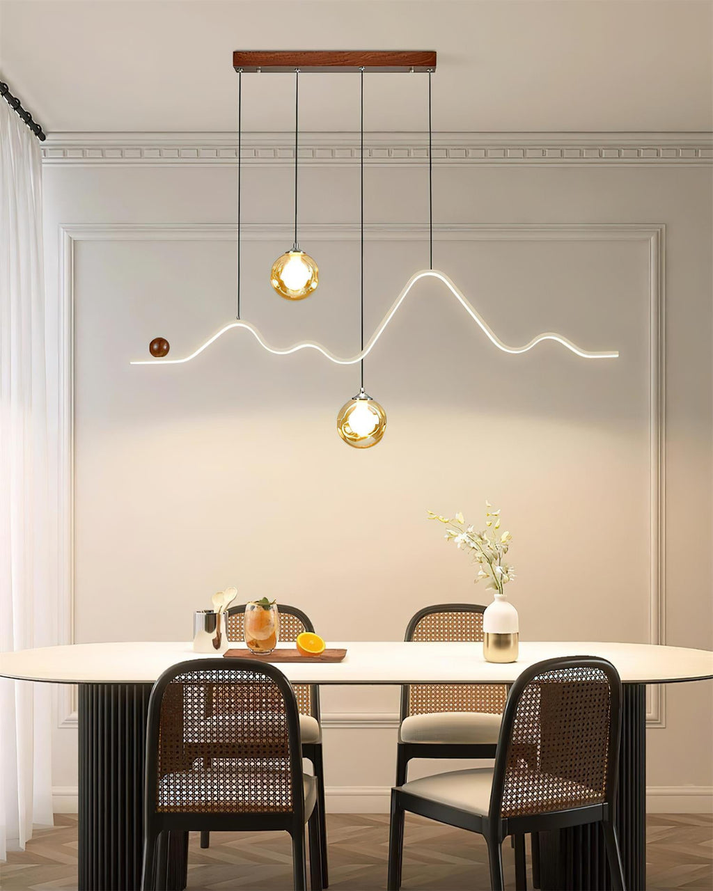 Lunaris Chandelier