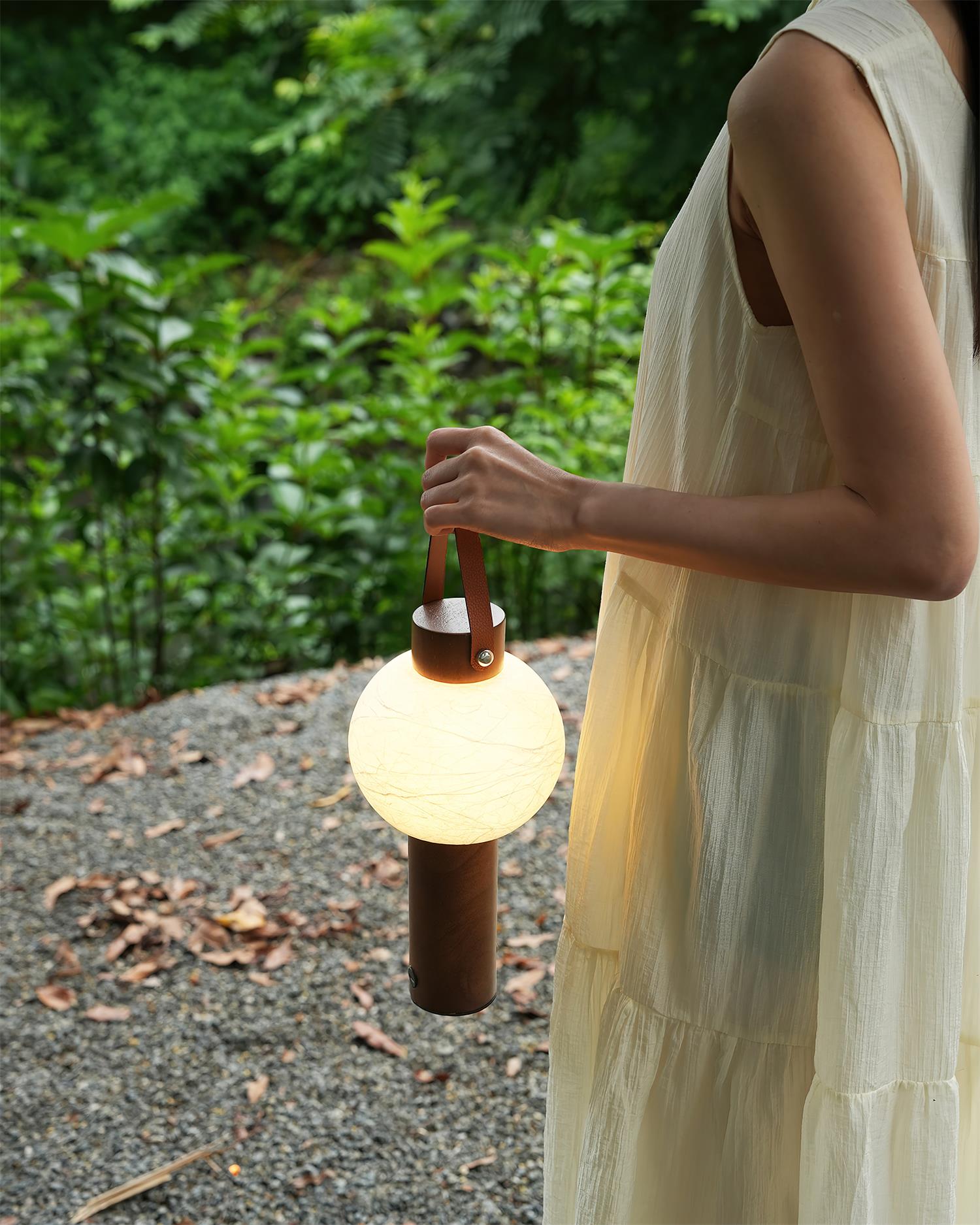 Lunero Table Lamp