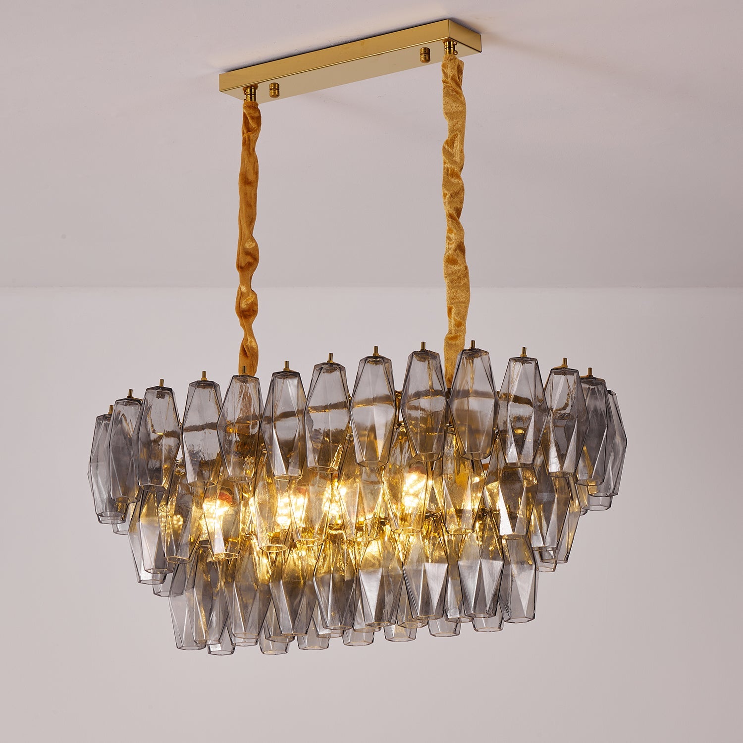Lunvara Chandelier