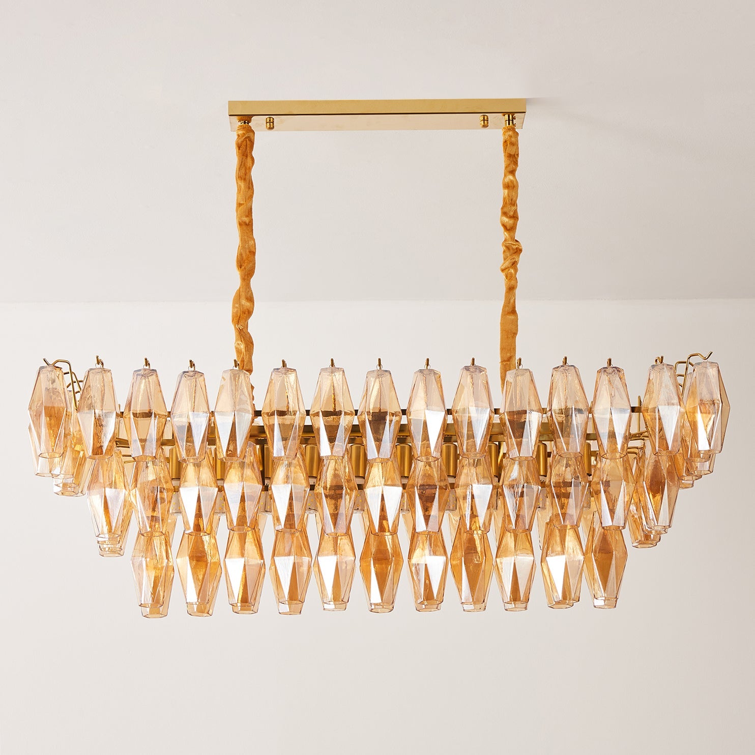Lunvara Chandelier