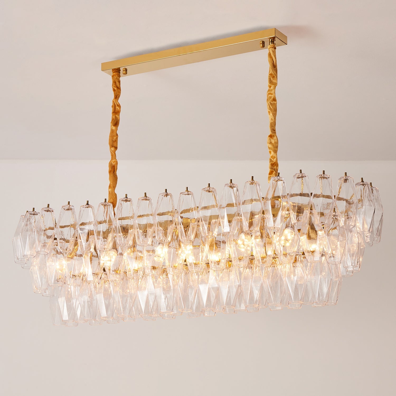 Lunvara Chandelier