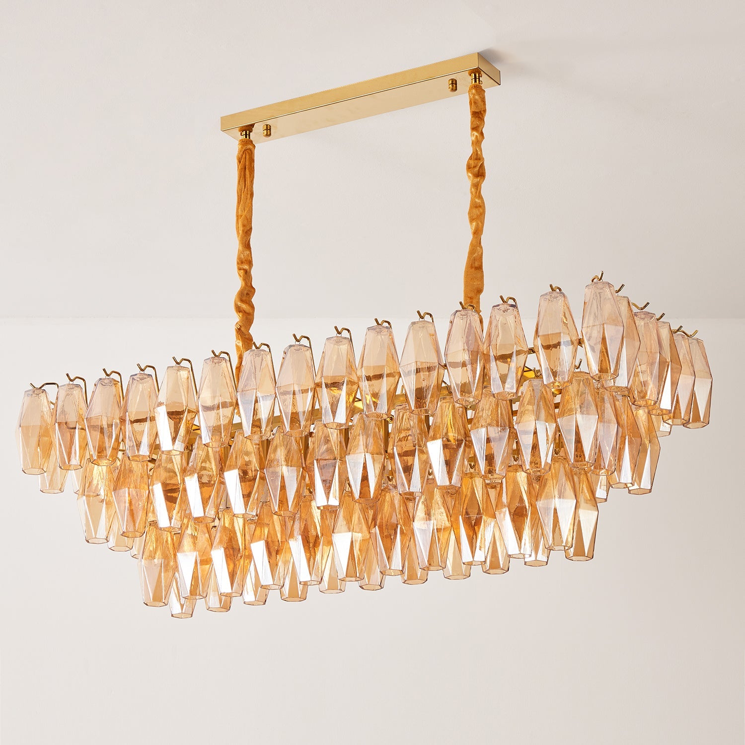 Lunvara Chandelier