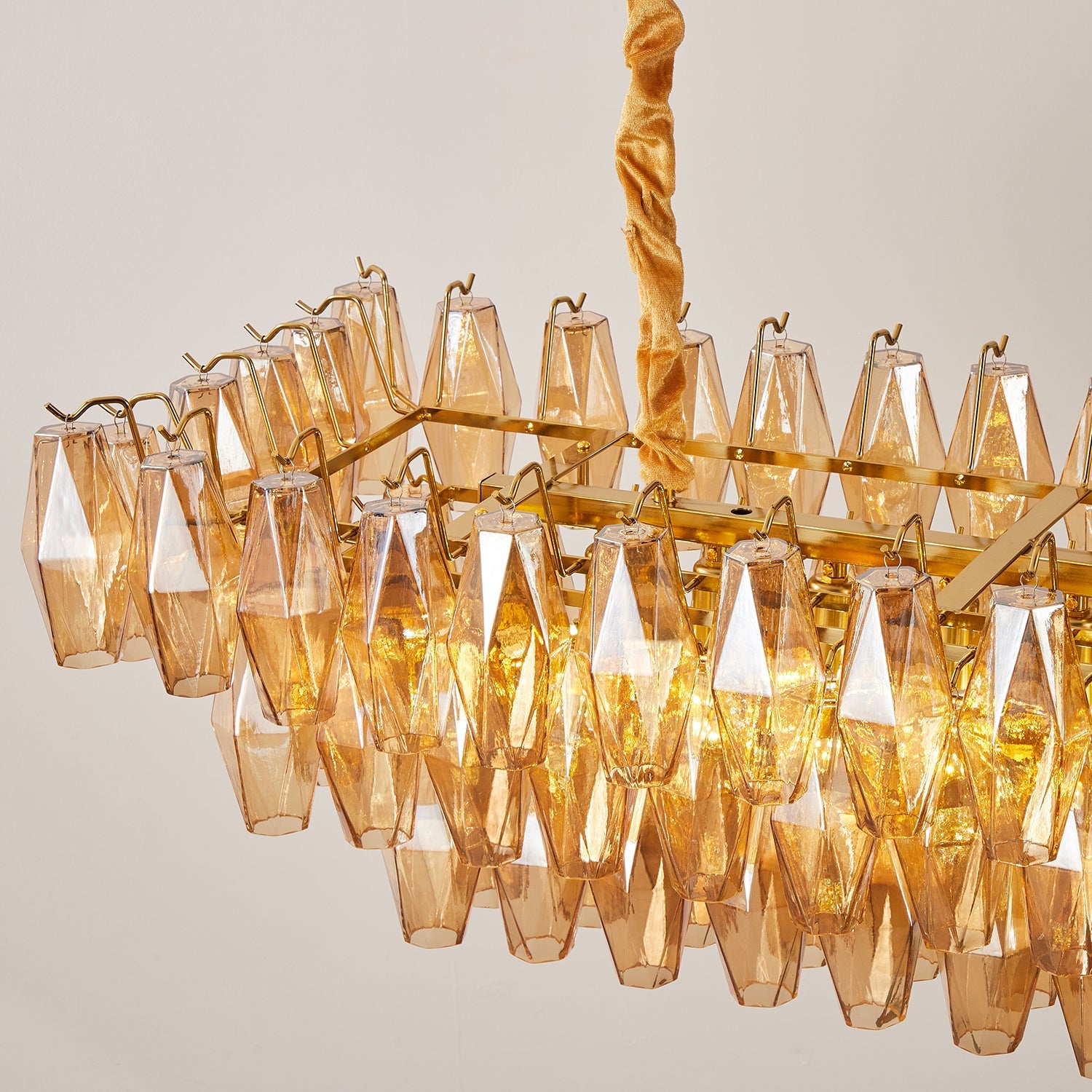 Lunvara Chandelier
