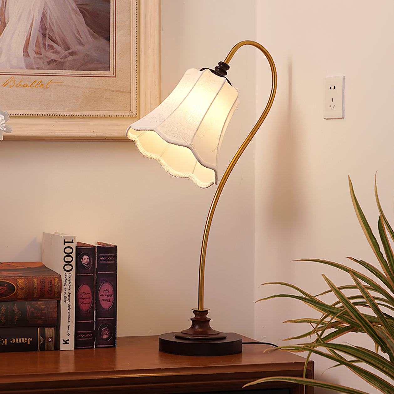 Magnolya Table Lamp