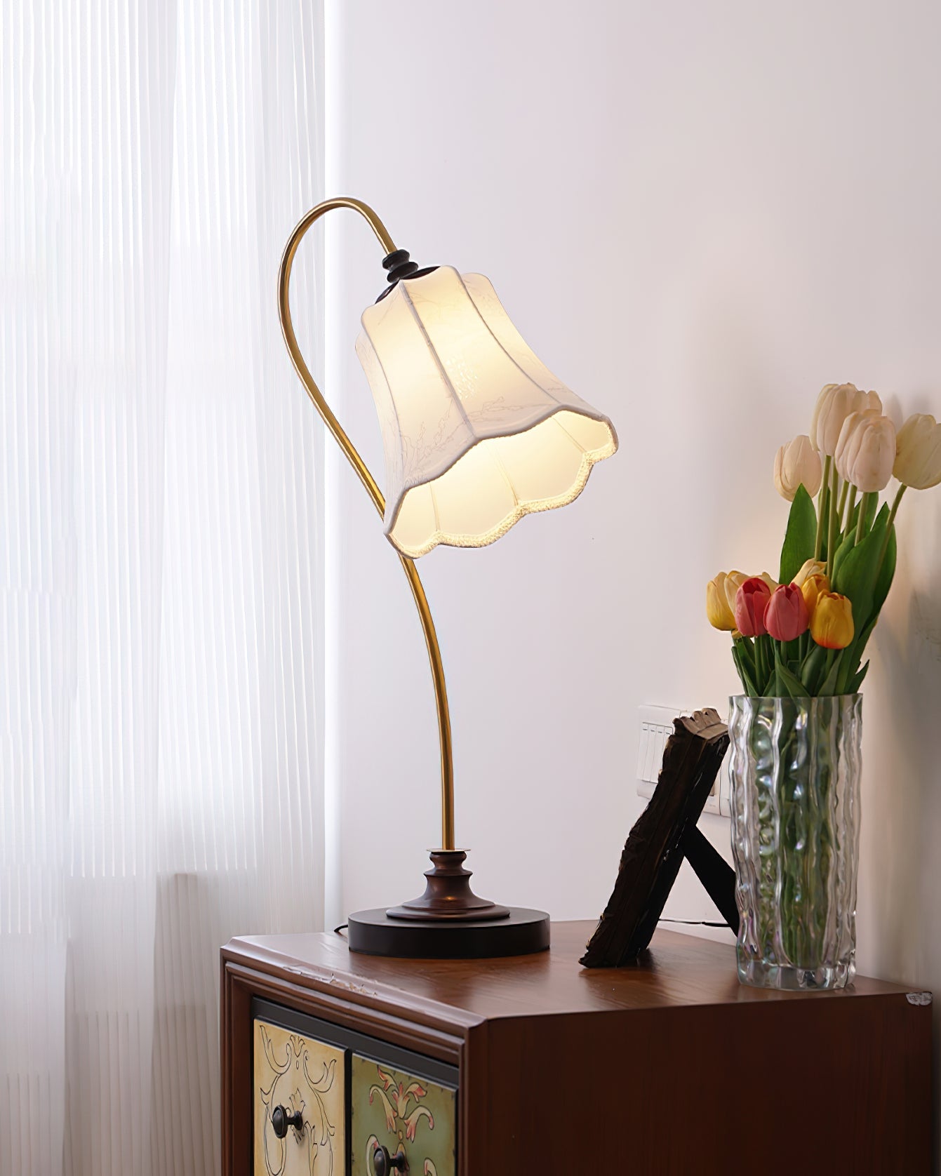 Magnolya Table Lamp