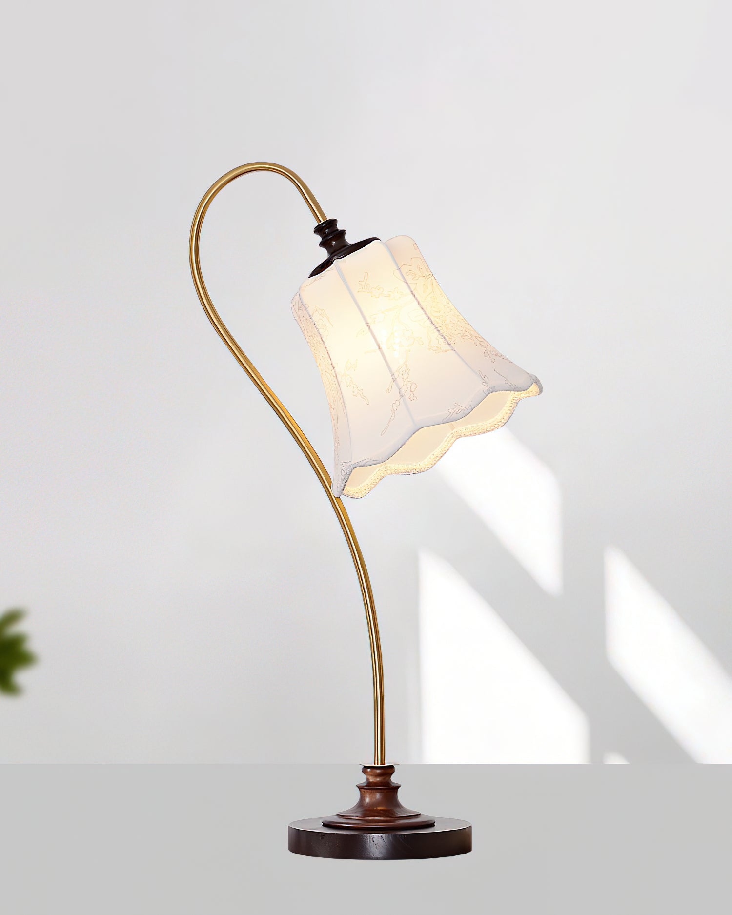 Magnolya Table Lamp