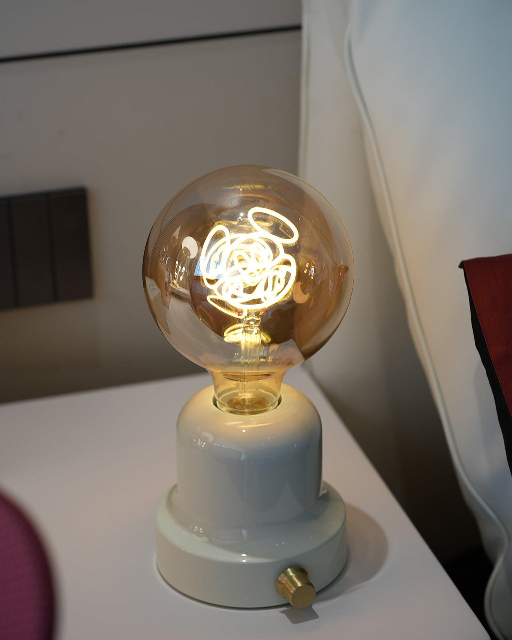 Mauris Table Lamp  (built-in battery)