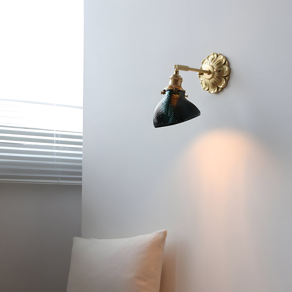 Nacre Petal Wall Lamp