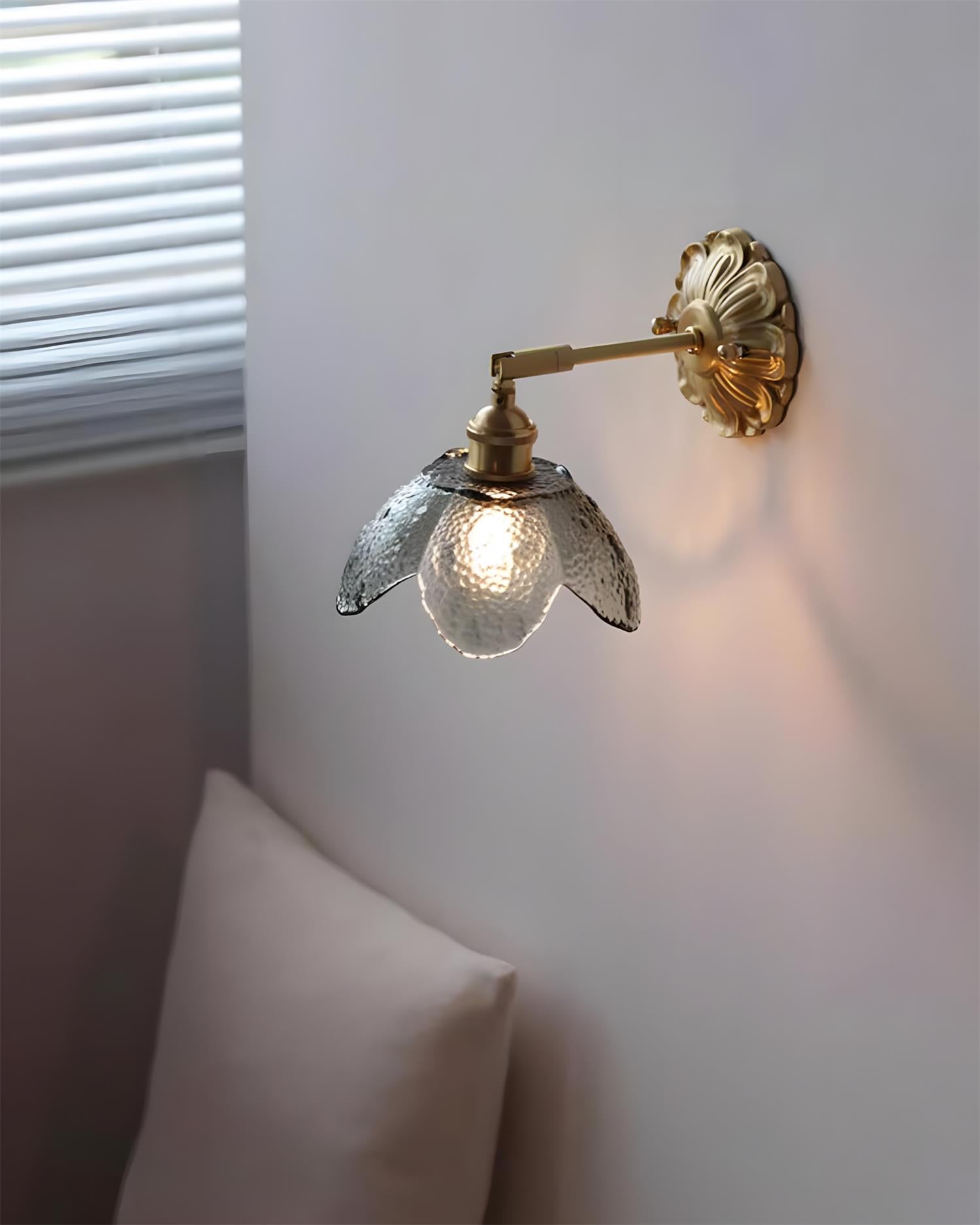 Nacre Petal Wall Lamp