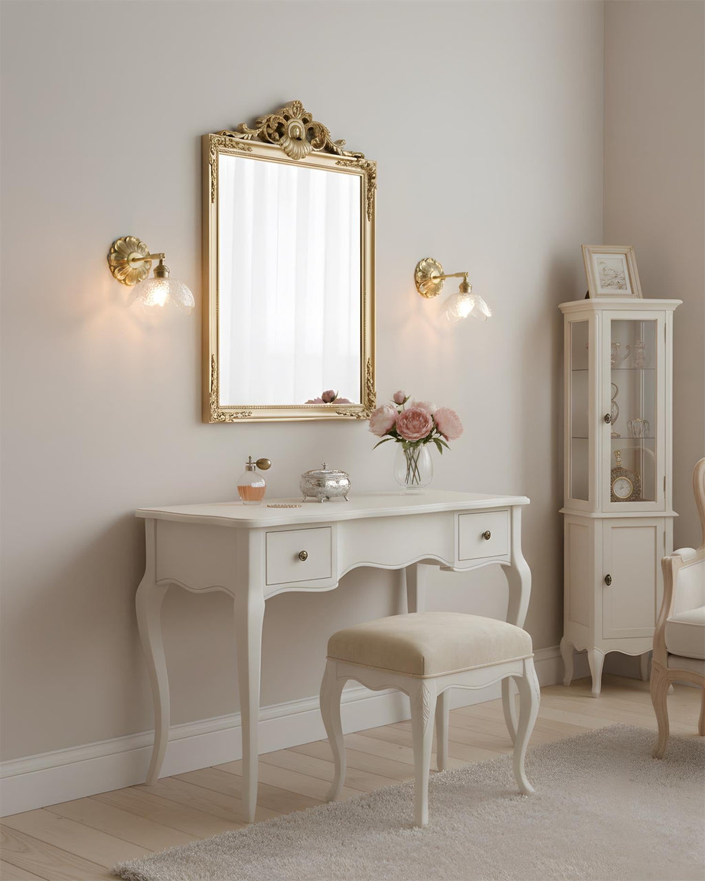 Nacre Petal Wall Lamp