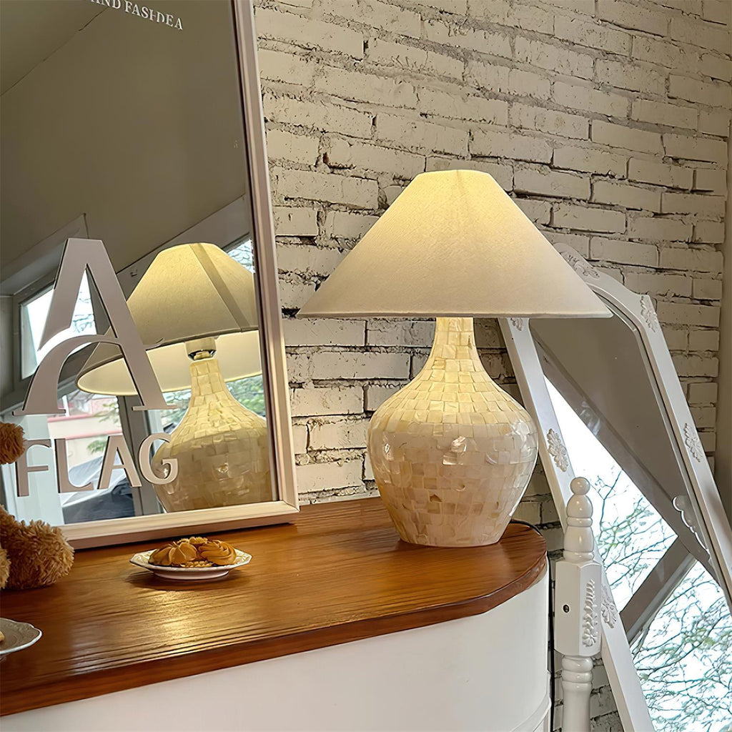 Nikki Seashell Table Lamp